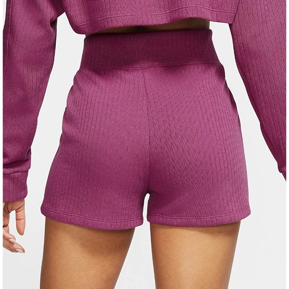 Nike Sportswear Shorts - Picture 2 of 6